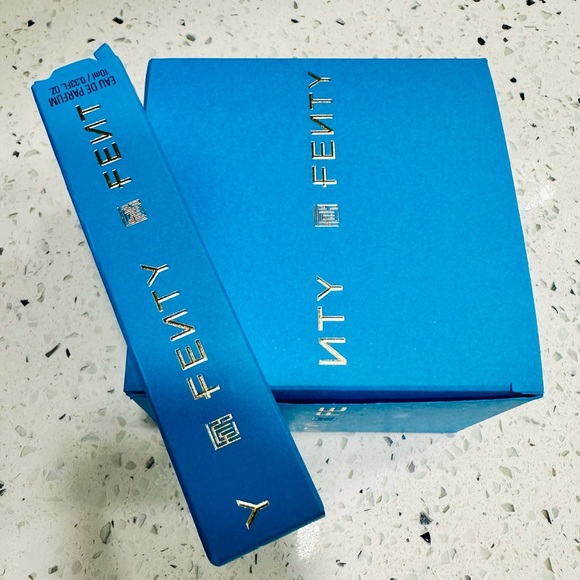 FENTY EAU DE PARFUM TRAVEL SPRAY & PARFUM BODY CRÈME Duo Bundle Set - Picture 5 of 9